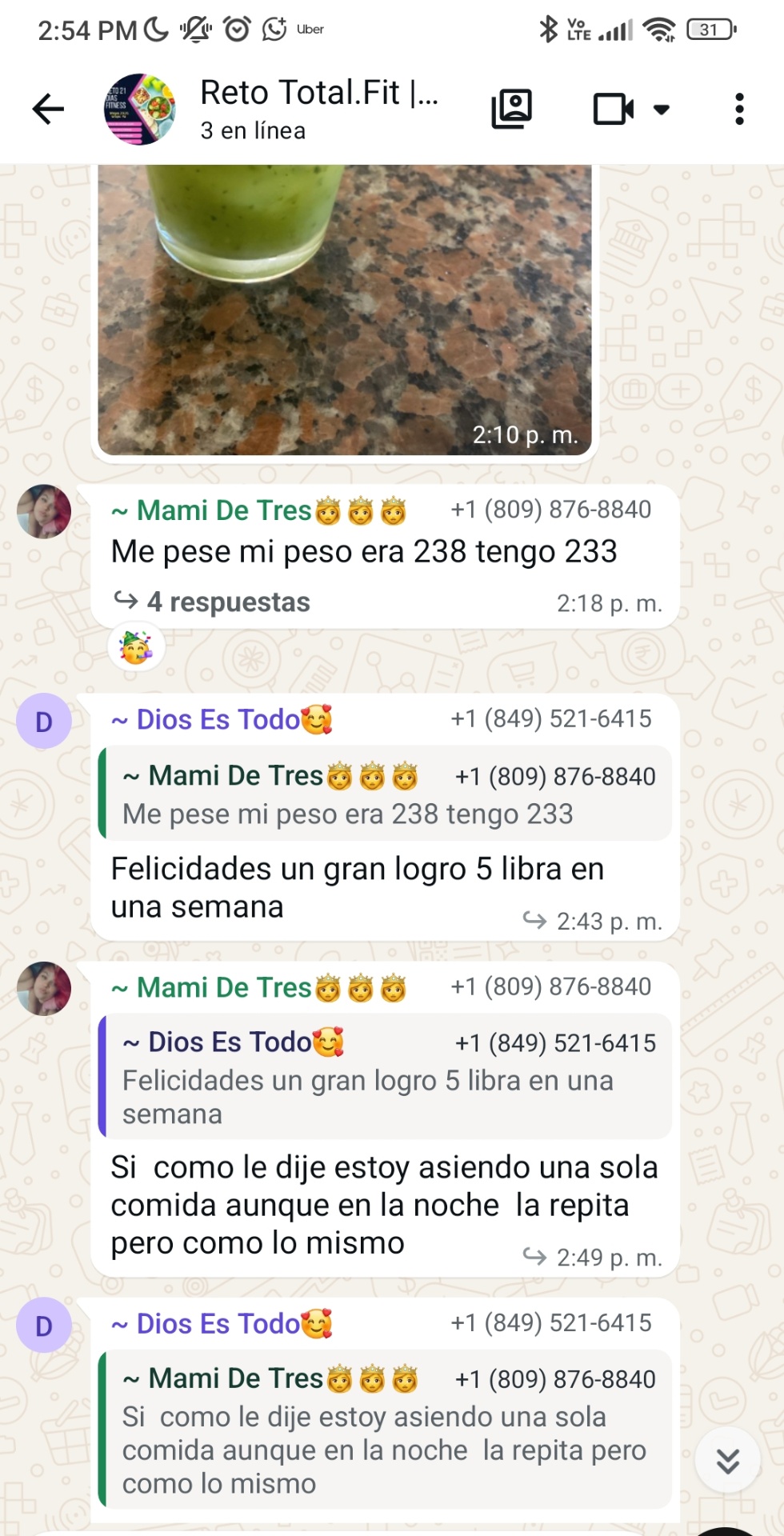 Imagen vertical de conversación de WhatsApp relacionada con el reto.