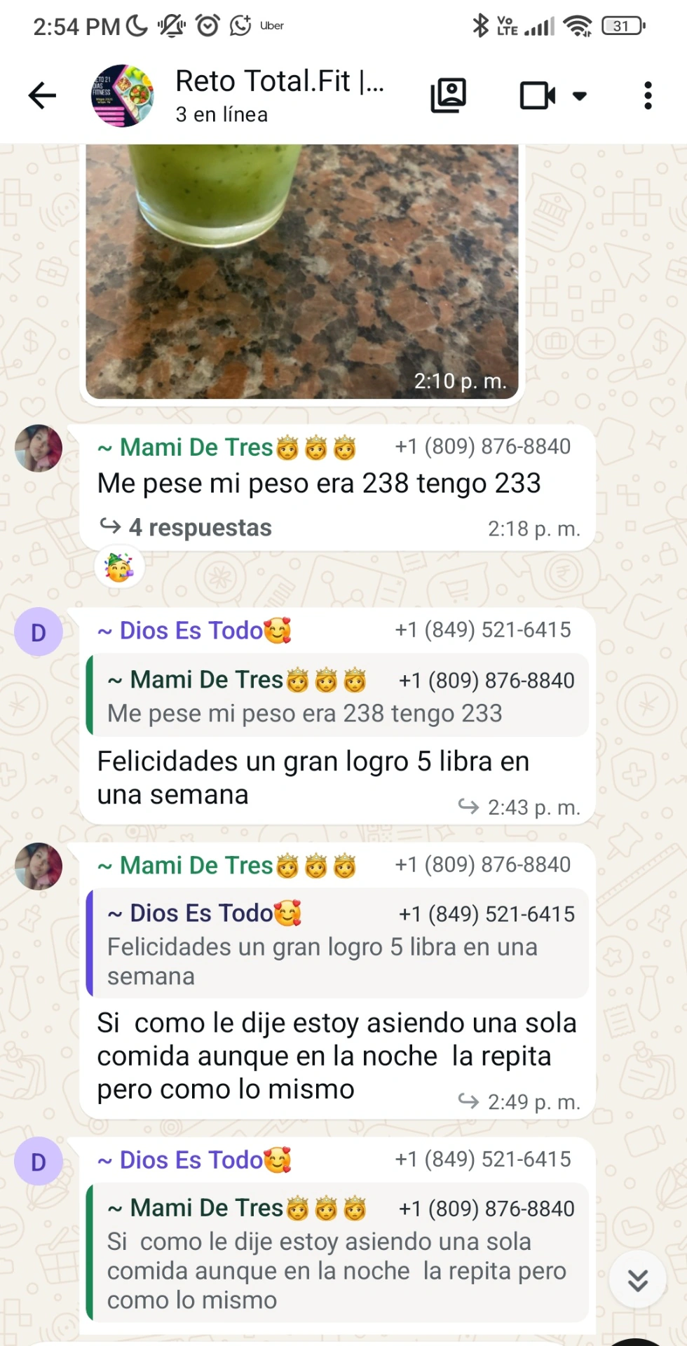 Imagen vertical de conversación de WhatsApp relacionada con el reto.